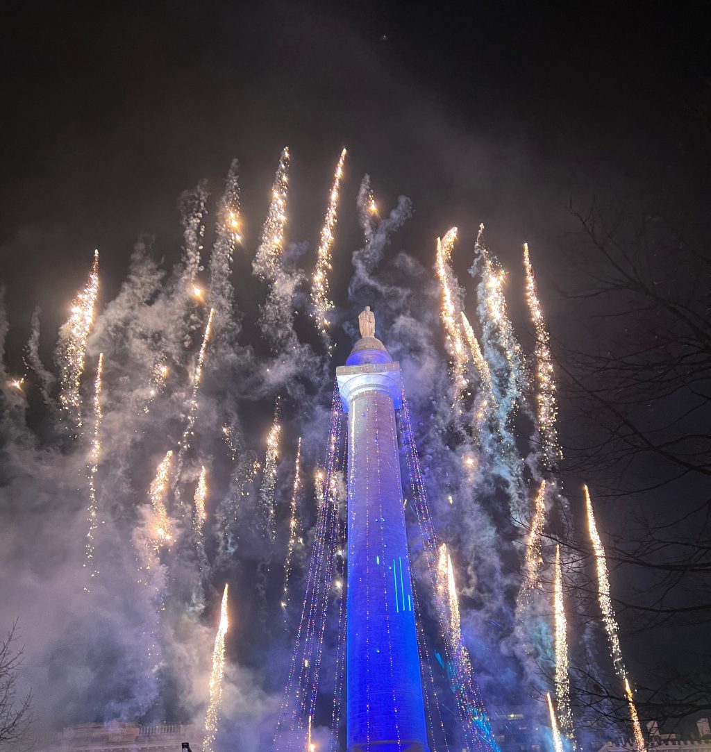 monument lighting with fireworks in baltimore